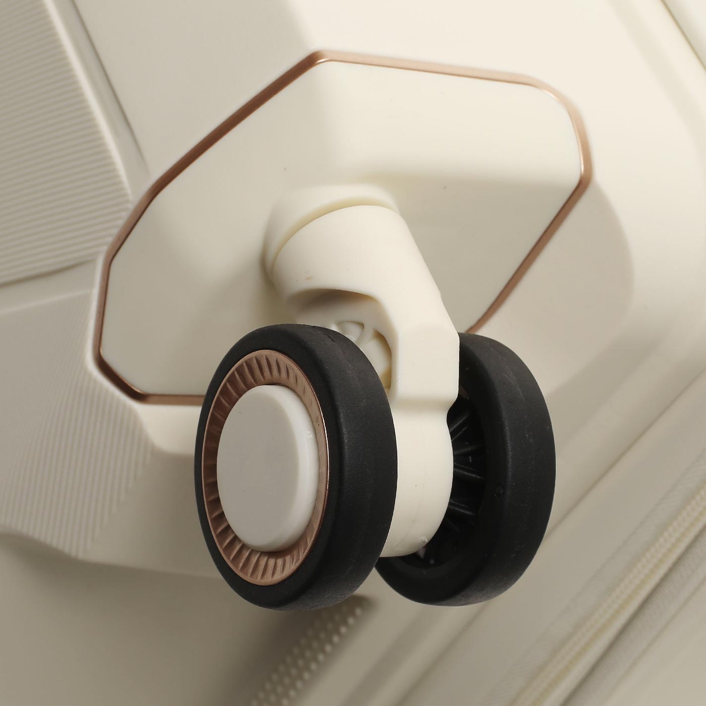 Чемодан маленький S из полипропилена Eberhart Cosmo