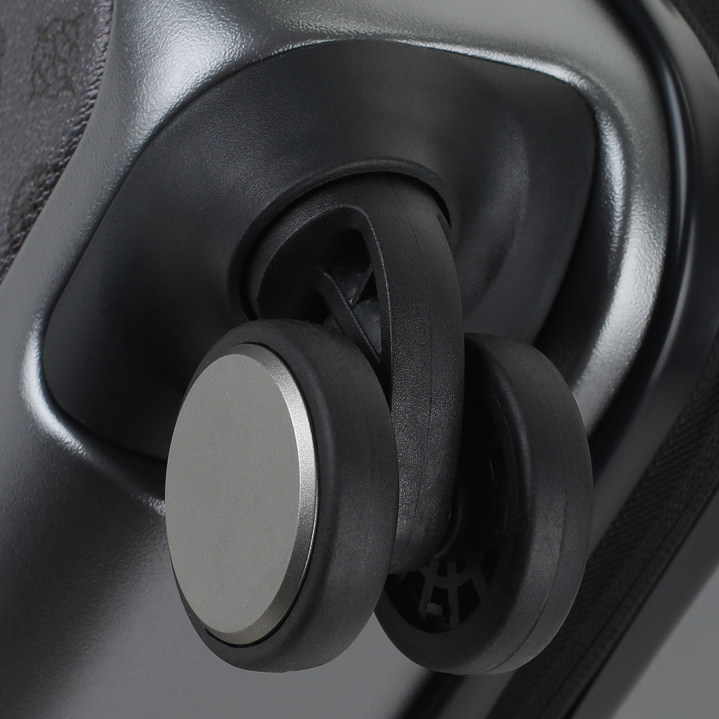 Чемодан на колесах Guess Verona