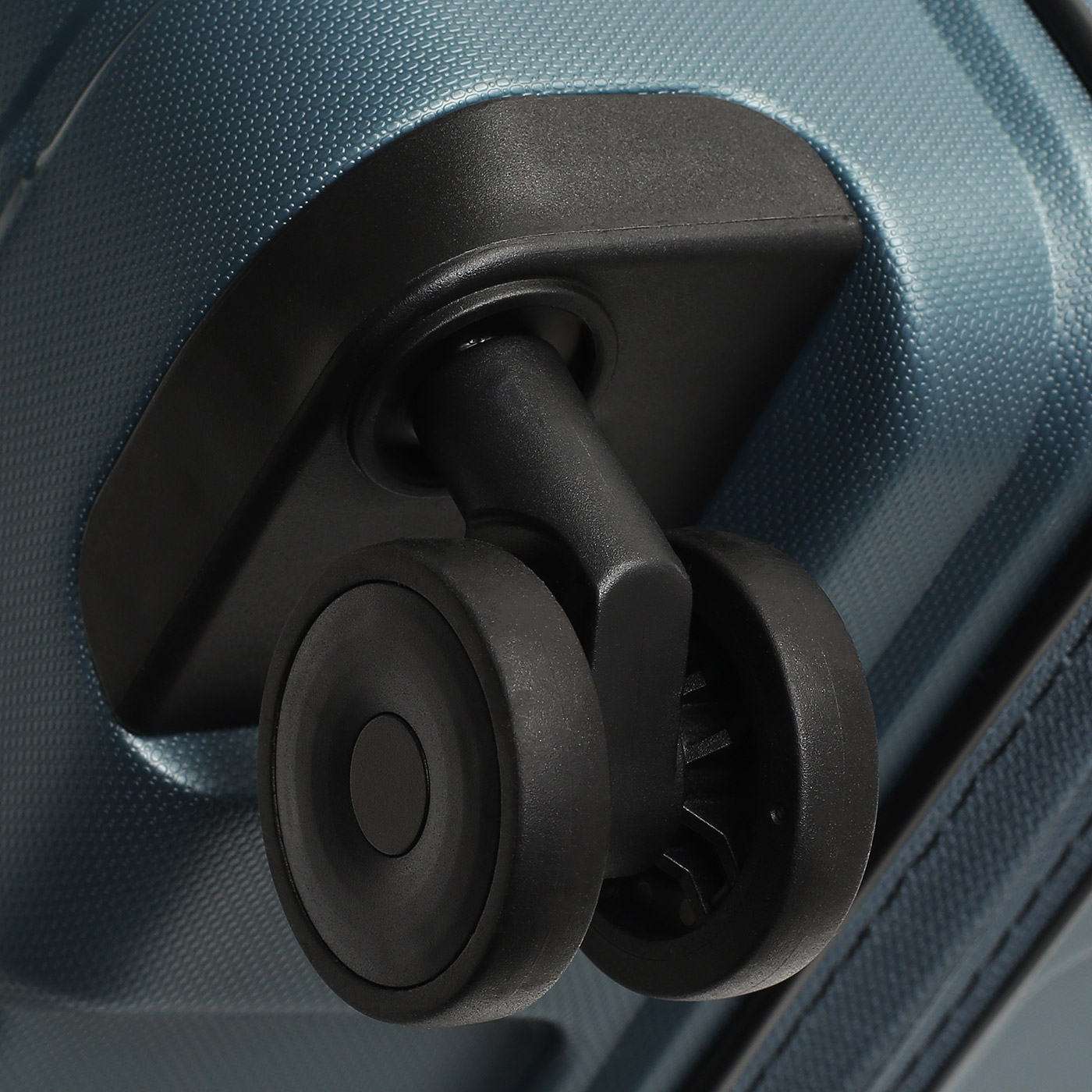 Чемодан средний M из полипропилена Eberhart Link